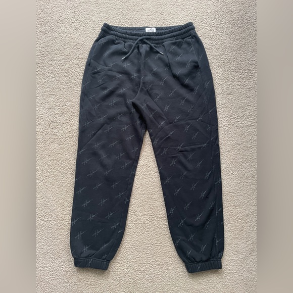 Mens Hollister pants size Medium - black allover script logo - Picture 1 of 4